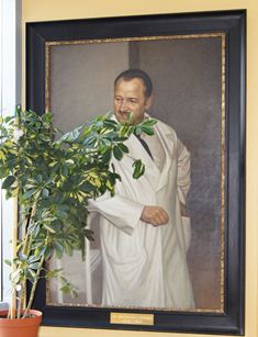 Zdjęcie portretu doktora Kazimierza Hołogi